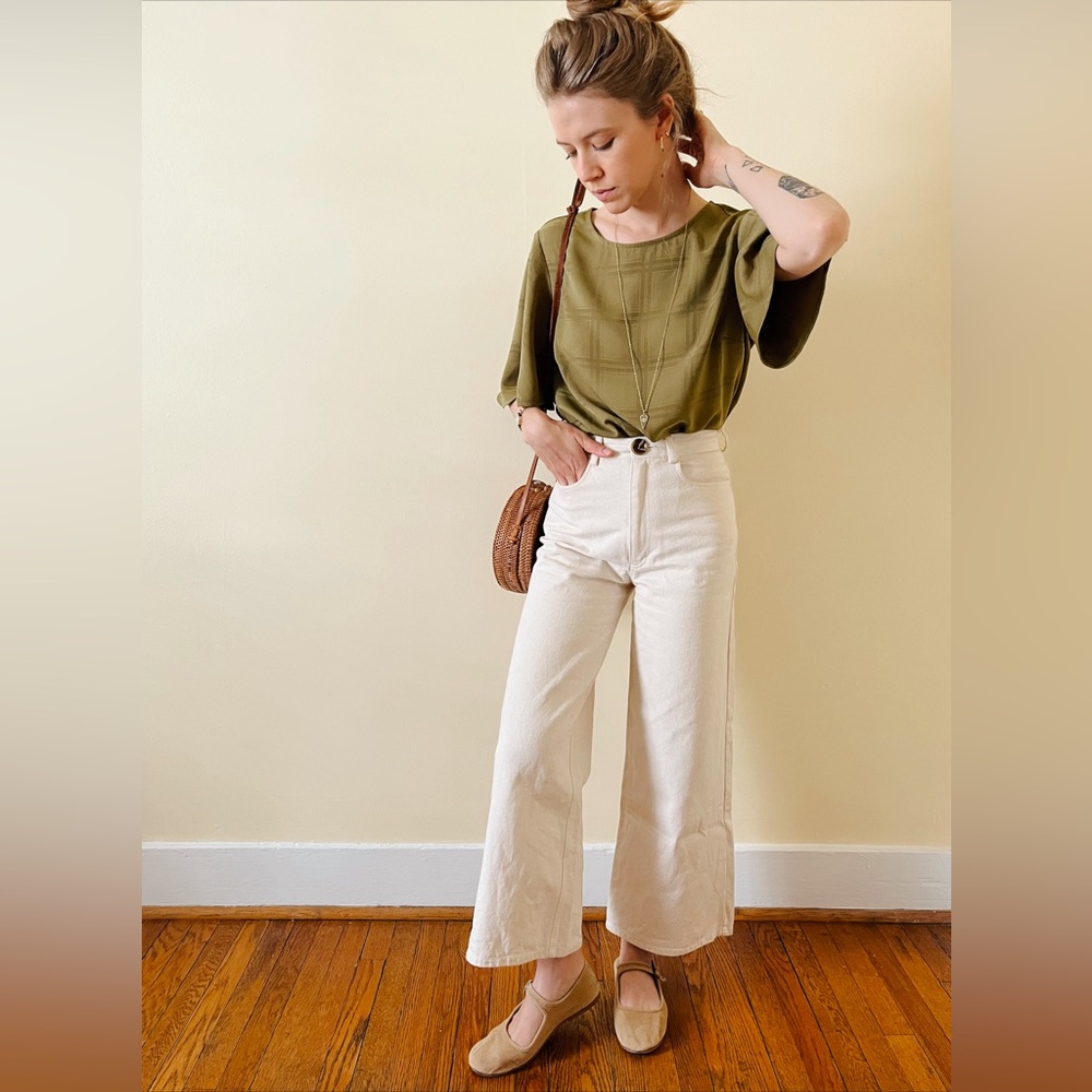 A New Day Flow-y Sleeve Top - Picture 2 of 9